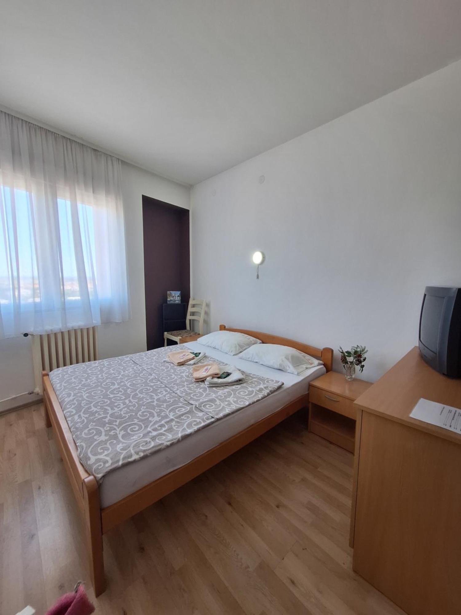 Hotel Konaciste Trstenik Экстерьер фото