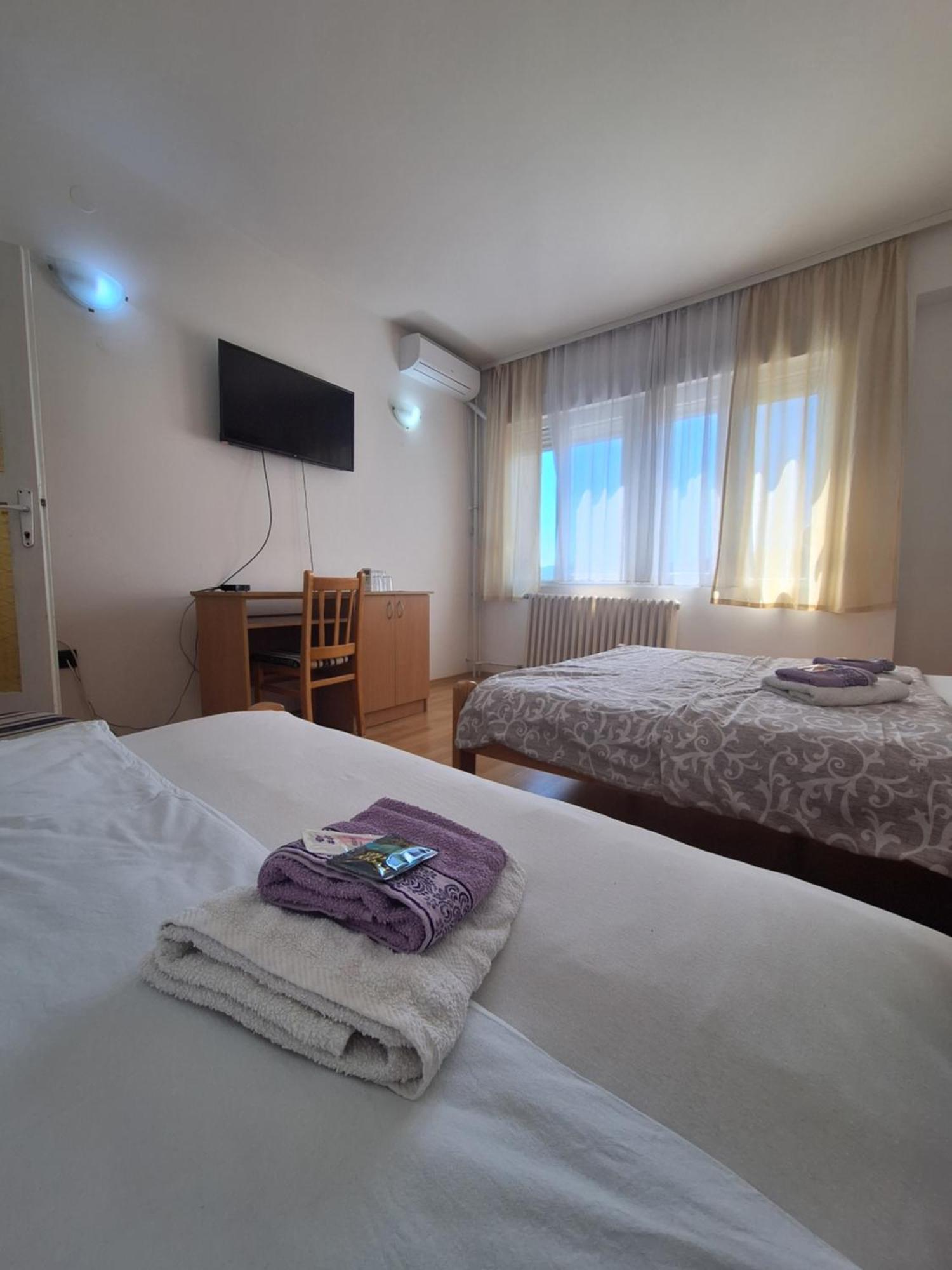 Hotel Konaciste Trstenik Экстерьер фото