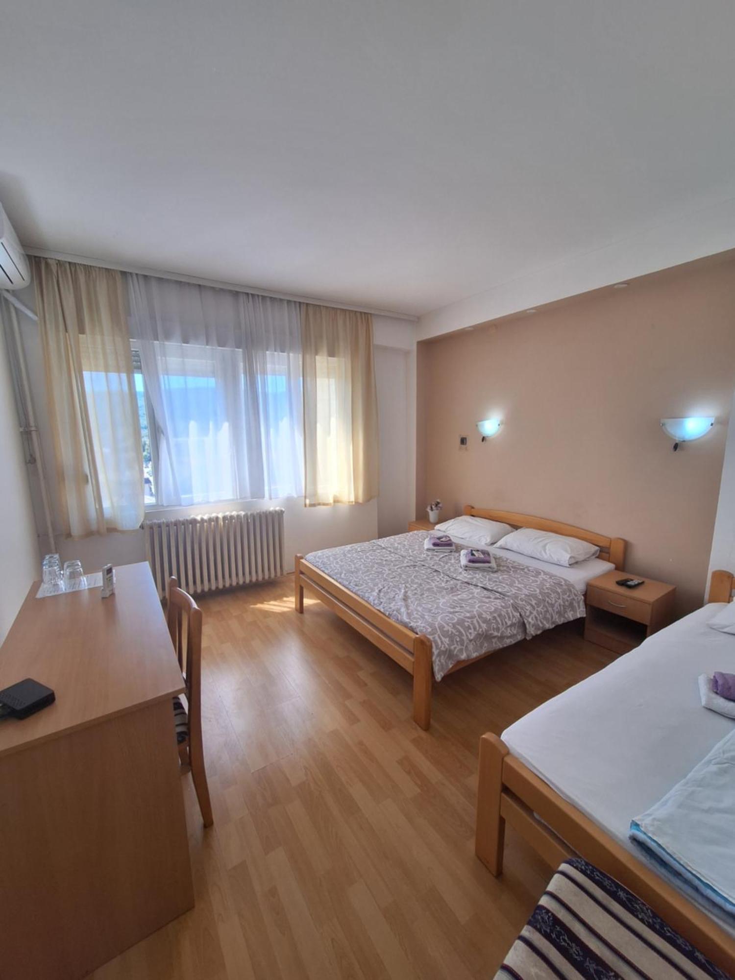 Hotel Konaciste Trstenik Экстерьер фото